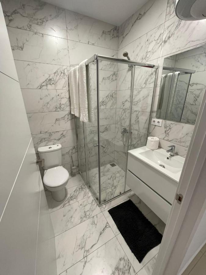 Apartamentos La Meridian Barselona Dış mekan fotoğraf